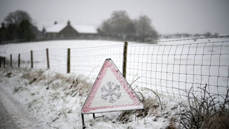 Britons Prepare for Arctic Blast with -7C Temperatures & Heavy Snowfall