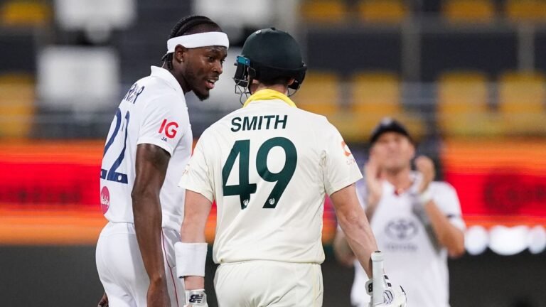 “Smith’s Explosive Batting Leads Australia to Victory”