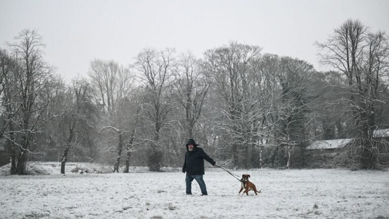 “Double Cold Weather Payments Distributed Amid UK Snowfall”