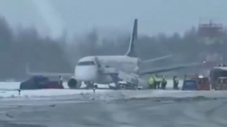 “LOT Polish Airlines Plane Skids Off Vilnius Runway”